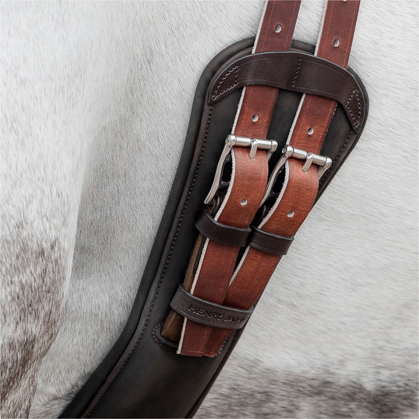 2026 Henry James Saddlery Symmetry Anatomic Short Girth GRTH-01-SHT - Havana Brown